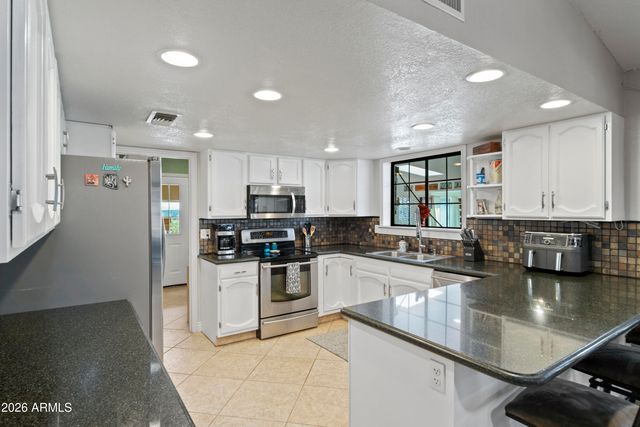 28432 W HIGHWAY 60 --, Morristown, AZ 85342