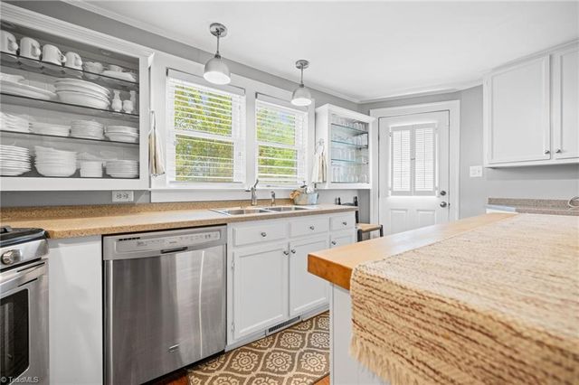 3724 Smitherman Road, East Bend, NC 27018