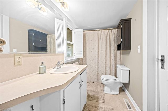 3724 Smitherman Road, East Bend, NC 27018