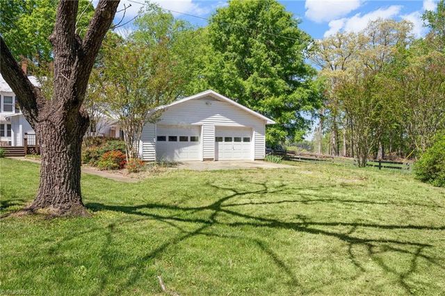 3724 Smitherman Road, East Bend, NC 27018