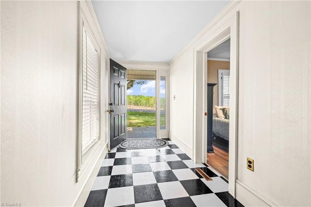 3724 Smitherman Road, East Bend, NC 27018