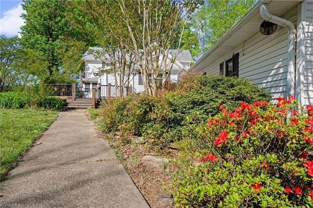 3724 Smitherman Road, East Bend, NC 27018