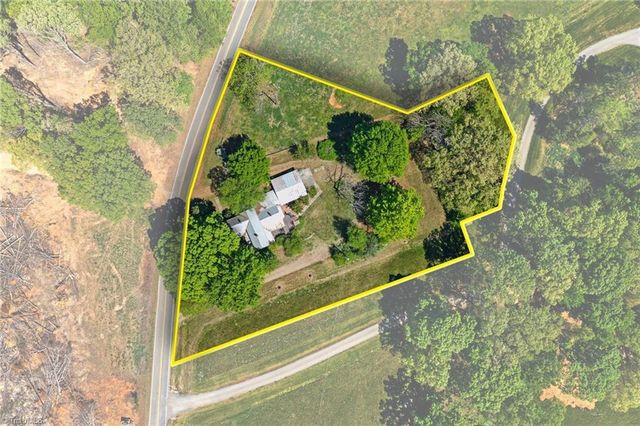 3724 Smitherman Road, East Bend, NC 27018
