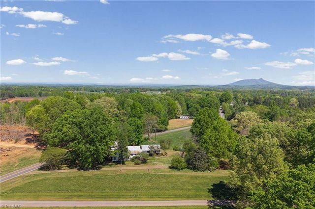 3724 Smitherman Road, East Bend, NC 27018