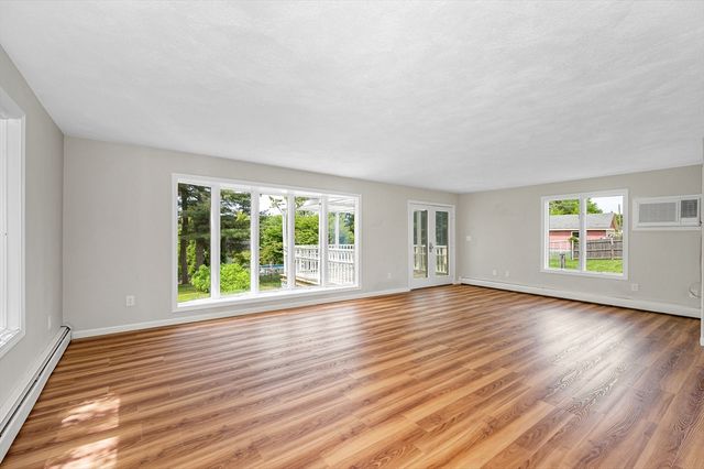 13 Mount Ave, Worcester, MA 01606