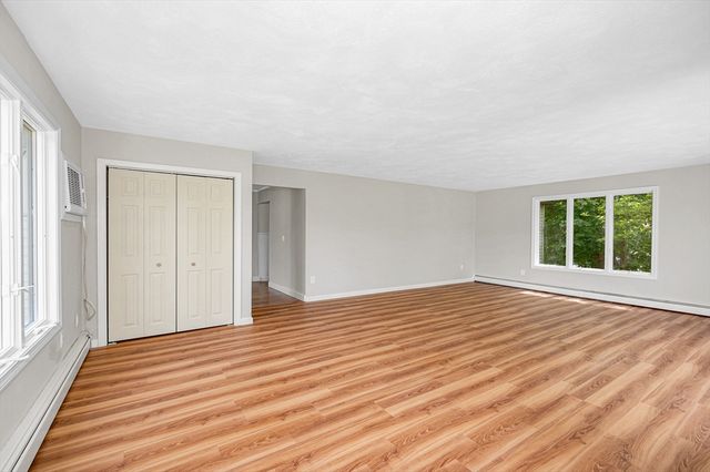 13 Mount Ave, Worcester, MA 01606