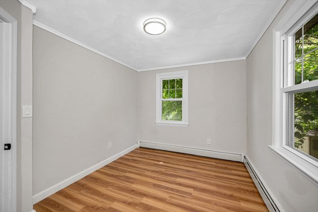 13 Mount Ave, Worcester, MA 01606