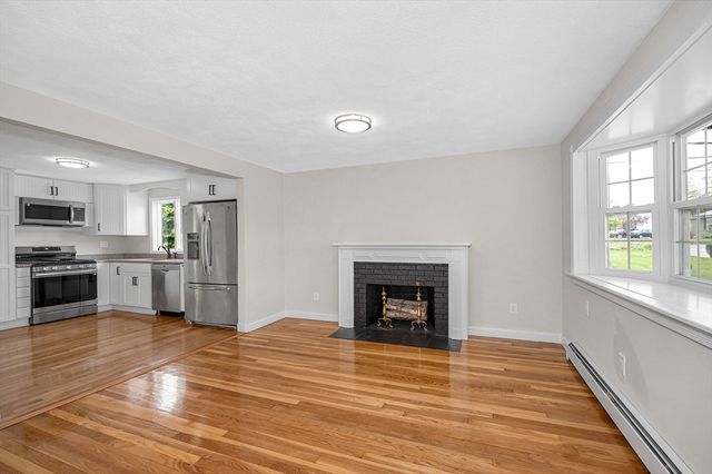 13 Mount Ave, Worcester, MA 01606