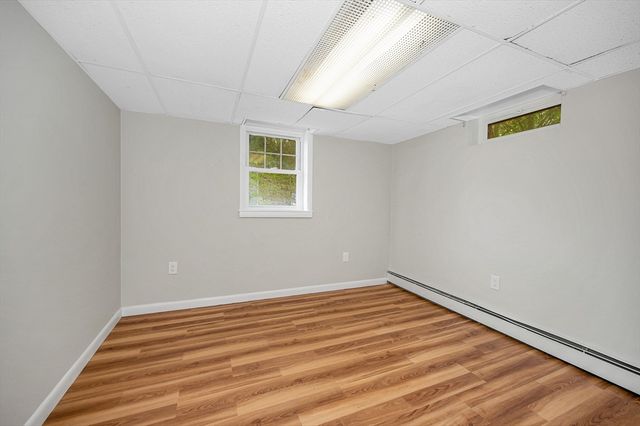 13 Mount Ave, Worcester, MA 01606