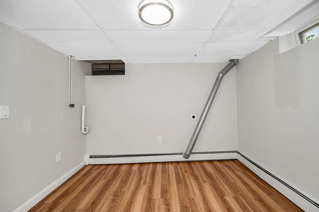 13 Mount Ave, Worcester, MA 01606