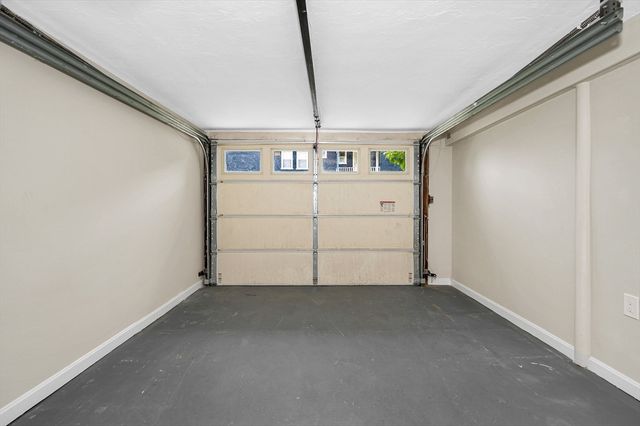 13 Mount Ave, Worcester, MA 01606