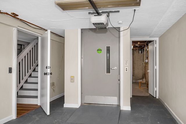 13 Mount Ave, Worcester, MA 01606