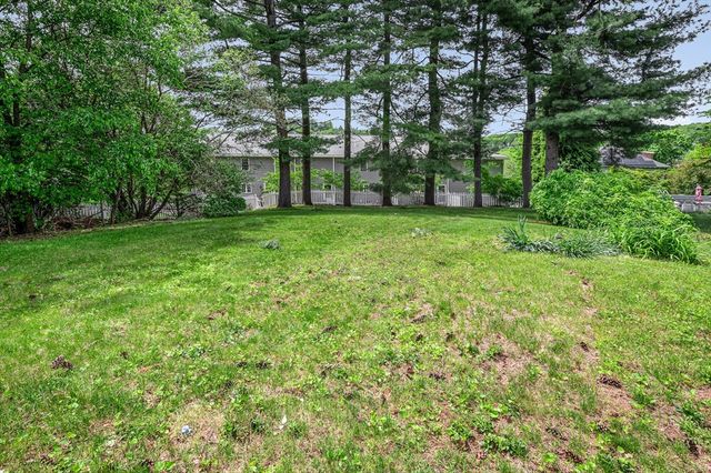 13 Mount Ave, Worcester, MA 01606
