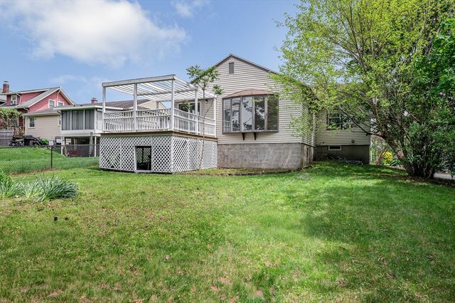 13 Mount Ave, Worcester, MA 01606