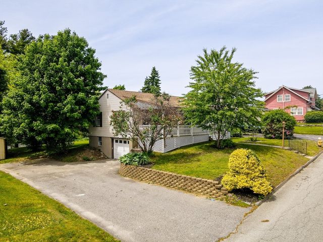13 Mount Ave, Worcester, MA 01606