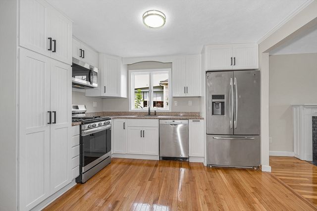 13 Mount Ave, Worcester, MA 01606