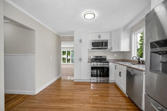 13 Mount Ave, Worcester, MA 01606