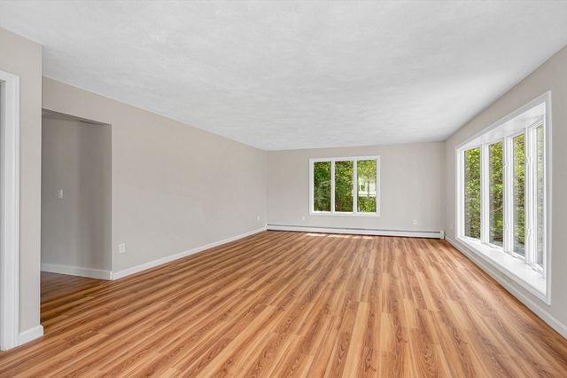 13 Mount Ave, Worcester, MA 01606
