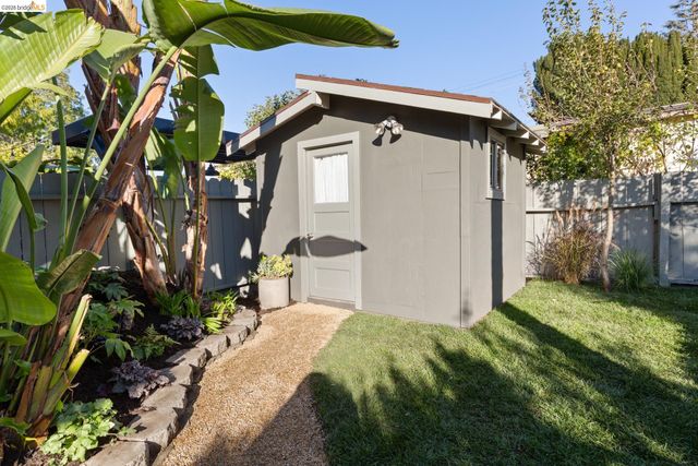 1207 Cornell Ave, Berkeley, CA 94706