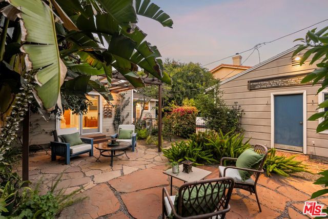 15114 Hesby Street, Sherman Oaks, CA 91403
