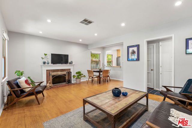 15114 Hesby Street, Sherman Oaks, CA 91403