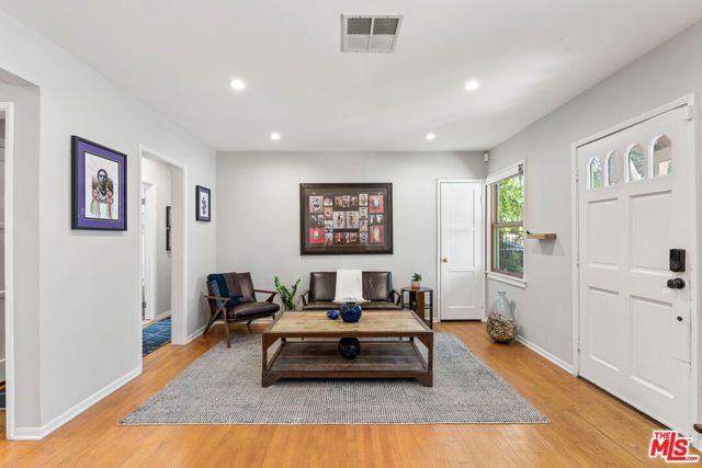 15114 Hesby Street, Sherman Oaks, CA 91403