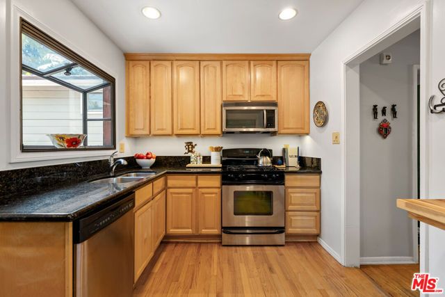 15114 Hesby Street, Sherman Oaks, CA 91403