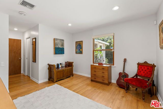 15114 Hesby Street, Sherman Oaks, CA 91403