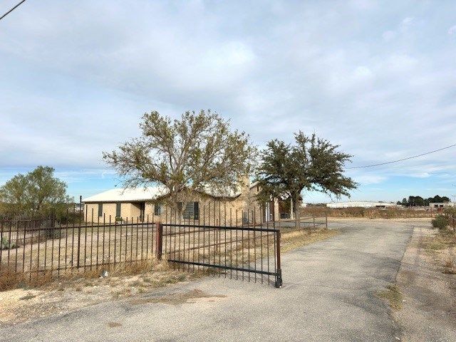 771 Hummingbird, Fort Stockton, TX 79735