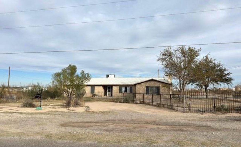 771 Hummingbird, Fort Stockton, TX 79735