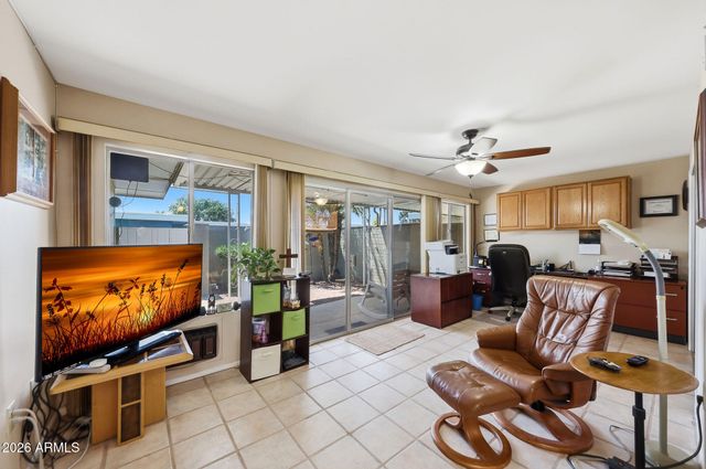 10040 W LANCASTER Drive, Sun City, AZ 85351