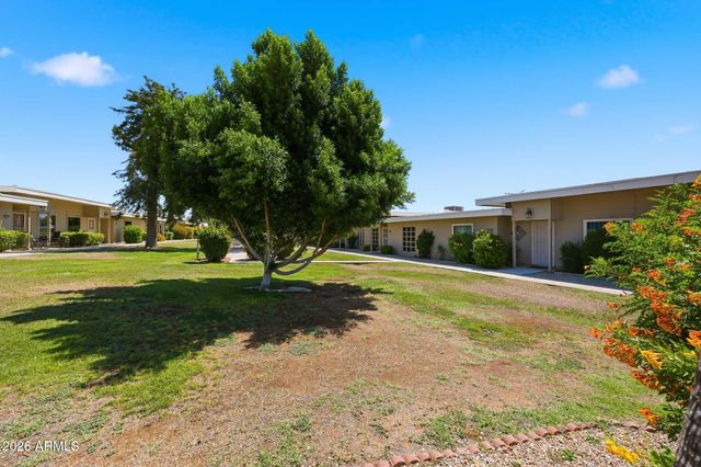 10040 W LANCASTER Drive, Sun City, AZ 85351