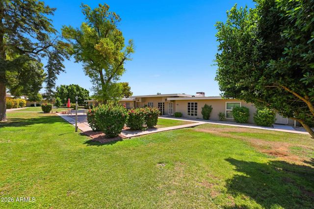 10040 W LANCASTER Drive, Sun City, AZ 85351