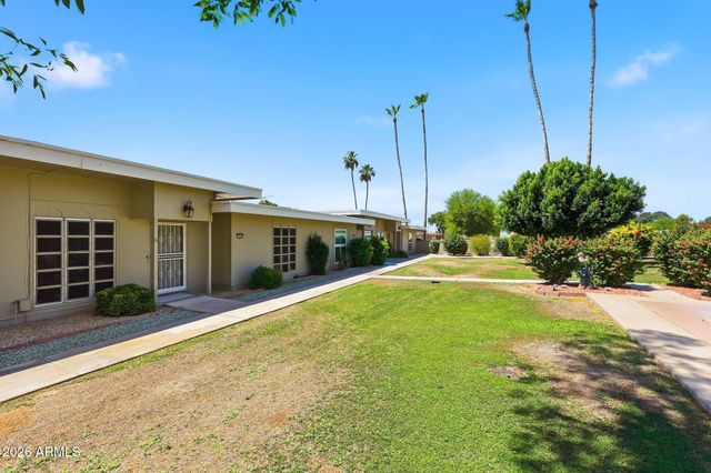 10040 W LANCASTER Drive, Sun City, AZ 85351