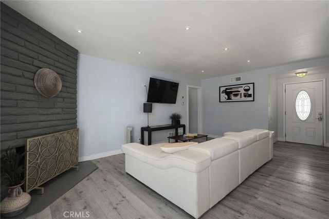 6629 Melba Ave, West Hills, CA 91307