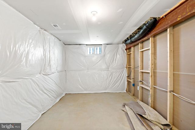 812 LORD FAIRFAX ST, Charles Town, WV 25414