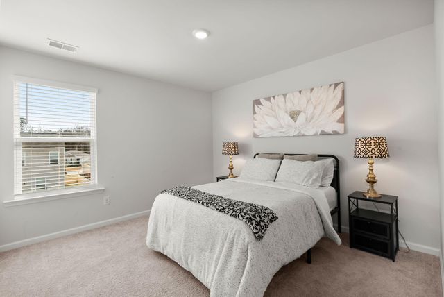 178 Cloverleaf Street, Summerville, SC 29483