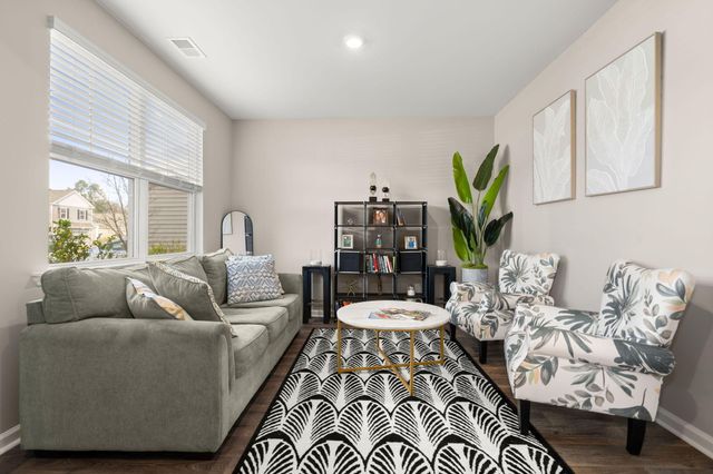 178 Cloverleaf Street, Summerville, SC 29483