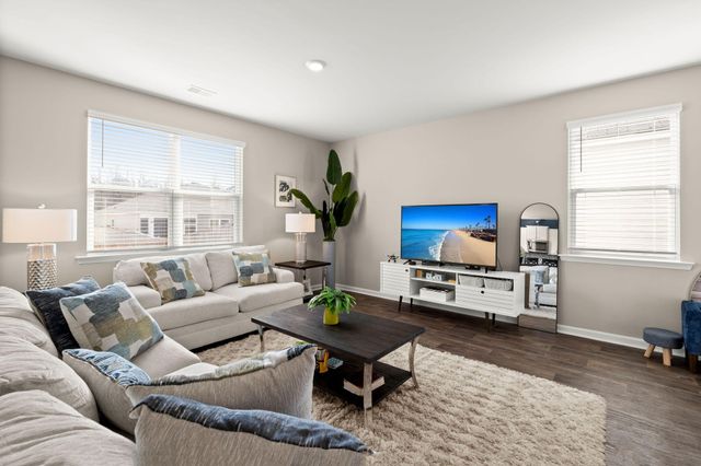 178 Cloverleaf Street, Summerville, SC 29483