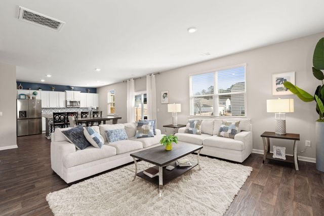 178 Cloverleaf Street, Summerville, SC 29483