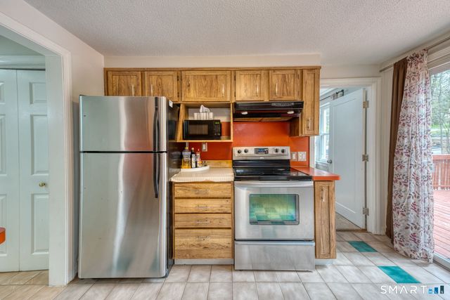 21 Old Meadow Plain Road, Simsbury, CT 06070