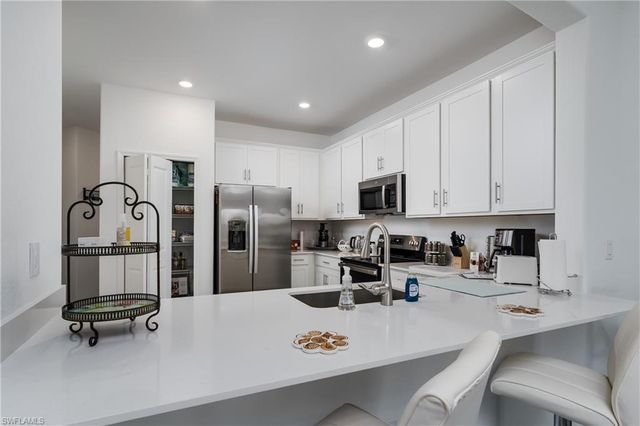 2140 Dragonfruit WAY, Naples, FL 34120