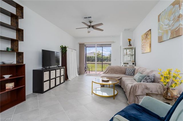 2140 Dragonfruit WAY, Naples, FL 34120