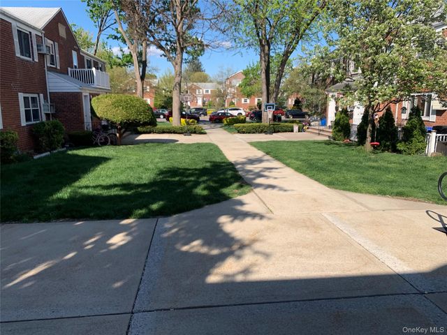 73-20 260th Street GV74-H5-1, Glen Oaks, NY 11004