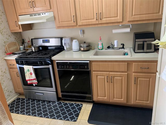 73-20 260th Street GV74-H5-1, Glen Oaks, NY 11004