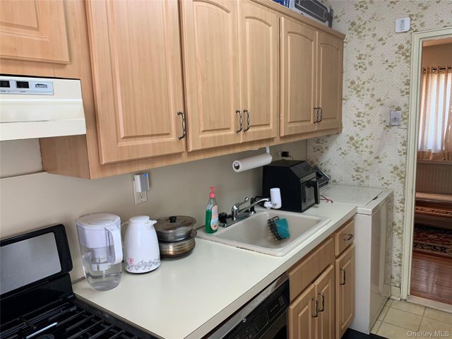 73-20 260th Street GV74-H5-1, Glen Oaks, NY 11004