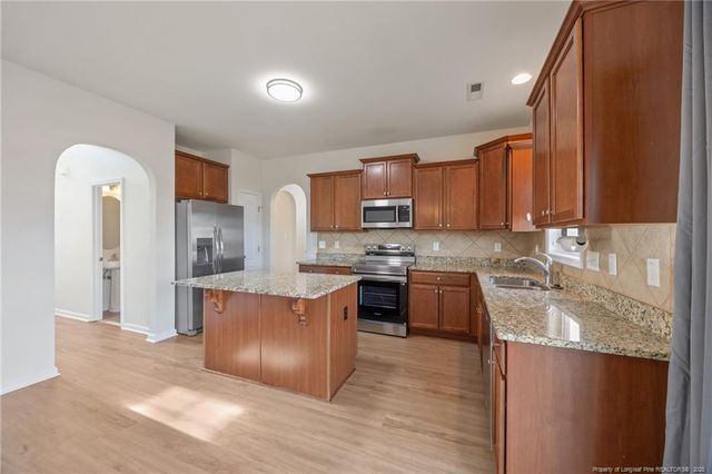 6614 Planters Row Drive, Hope Mills, NC 28348