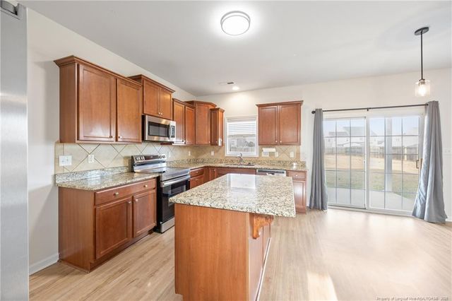 6614 Planters Row Drive, Hope Mills, NC 28348