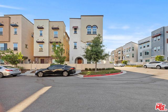 749 Daniel Freeman Circle, Inglewood, CA 90301