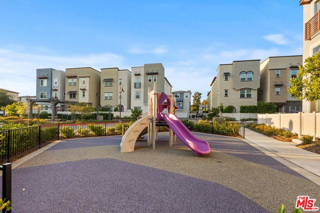 749 Daniel Freeman Circle, Inglewood, CA 90301